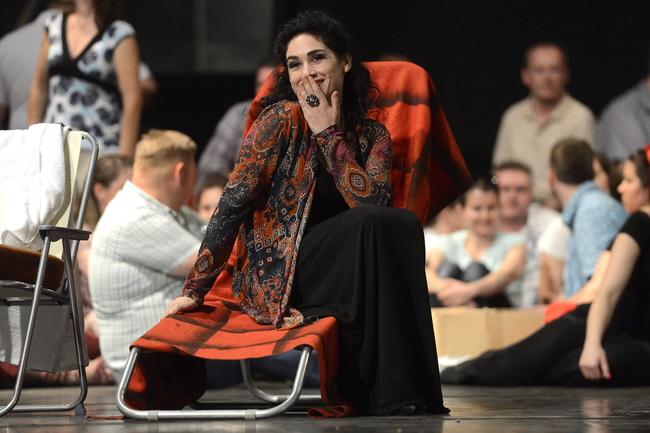 a címszerepet alakító izraeli Rinat Shaham a Carmen próbáján az Erkel Színházban