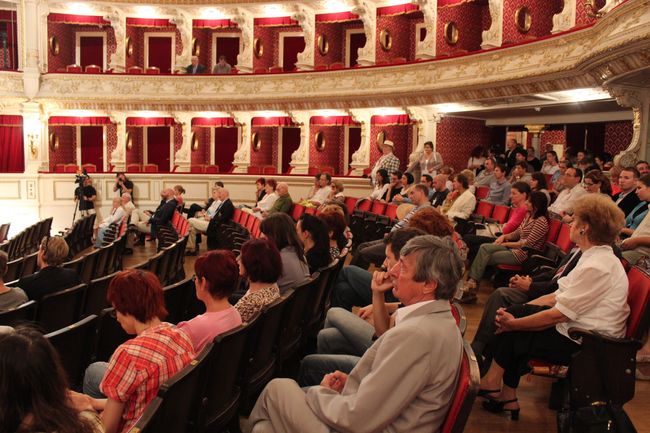Évadnyitó a Szegedi Nemzeti Színházban