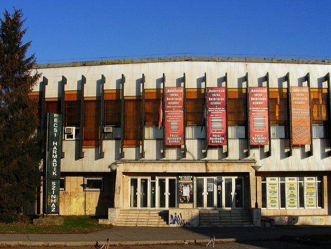 Pécsi Harmadik Színház