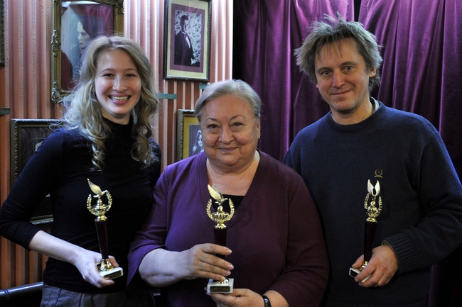 Hárman a tavalyi díjazottak közül - Tenki Réka, Molnár Piroska és Háy János